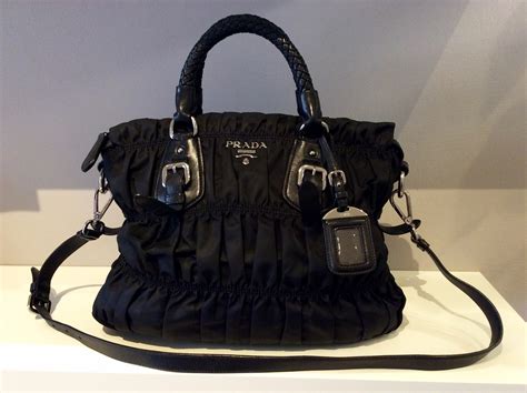 prada borsa tessuto goffrata|≡ Borsa PRADA da donna .